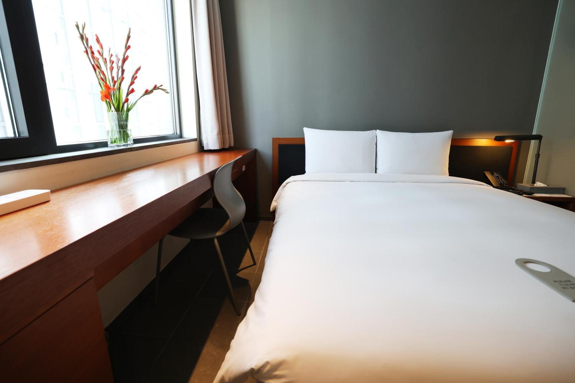 Seoul Hotel Shinshin Myeongdong Exteriör bild