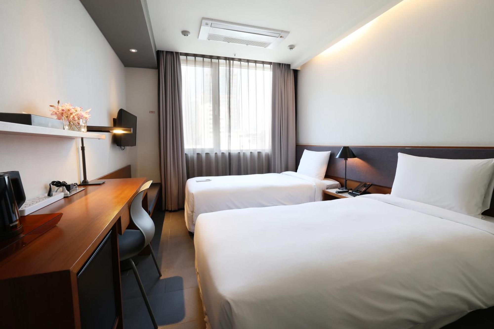 Seoul Hotel Shinshin Myeongdong Exteriör bild